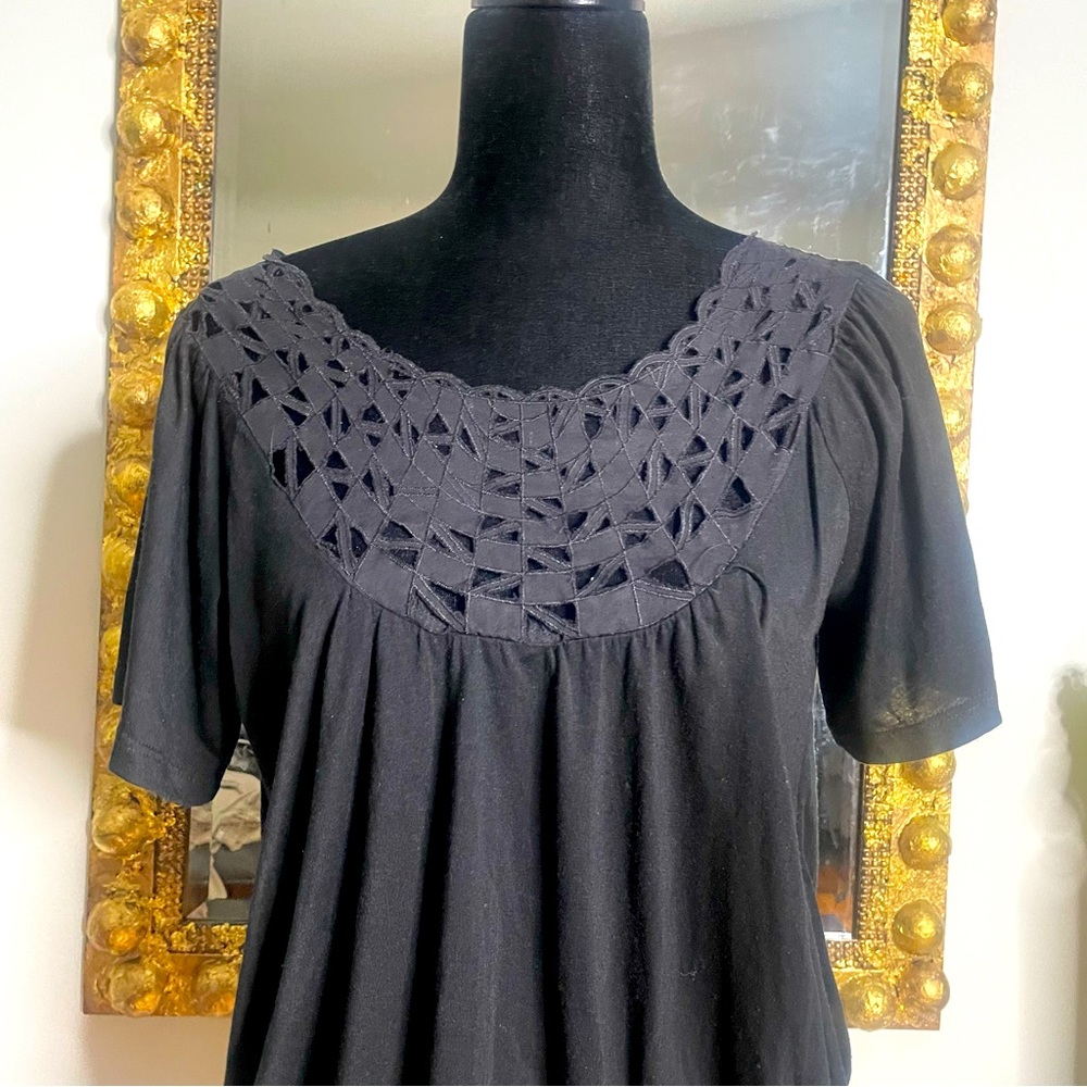 Women’s Crotchet Trim Cap Sleeve Top Size Medium